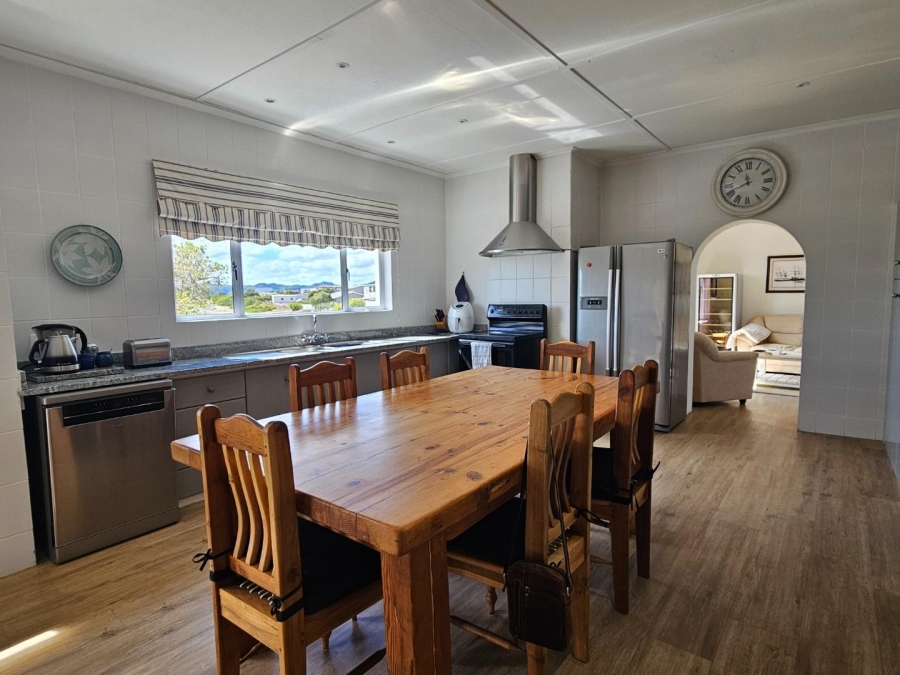 4 Bedroom Property for Sale in Pearly Beach Western Cape